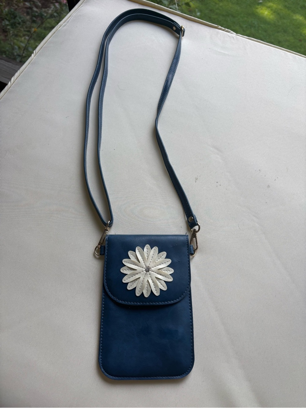 Navy blue daisy mini phone purse